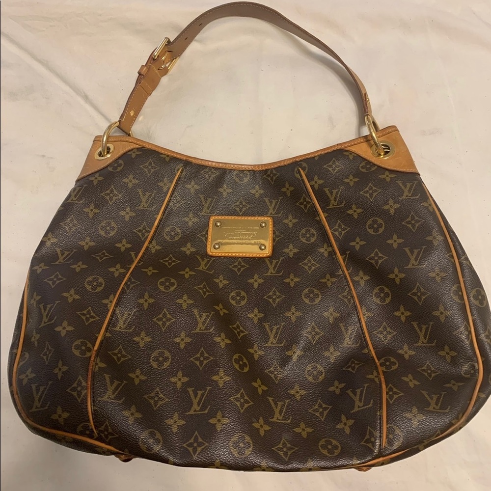 Louis Vuitton Galleria GM (largest one)